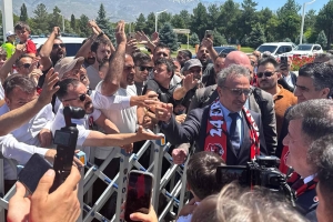 Erzincanlılar Hamdi Ulukaya'yı Davul Zurnayla Karşıladı