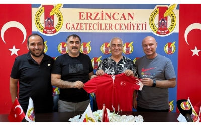 Milli Takım Antrenörlerinden Erzincan Gazeteciler Cemiyetine Ziyaret